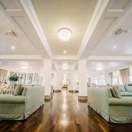 Versilia Golf Θέρετρο