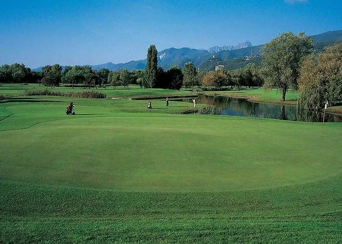 Versilia Golf Θέρετρο